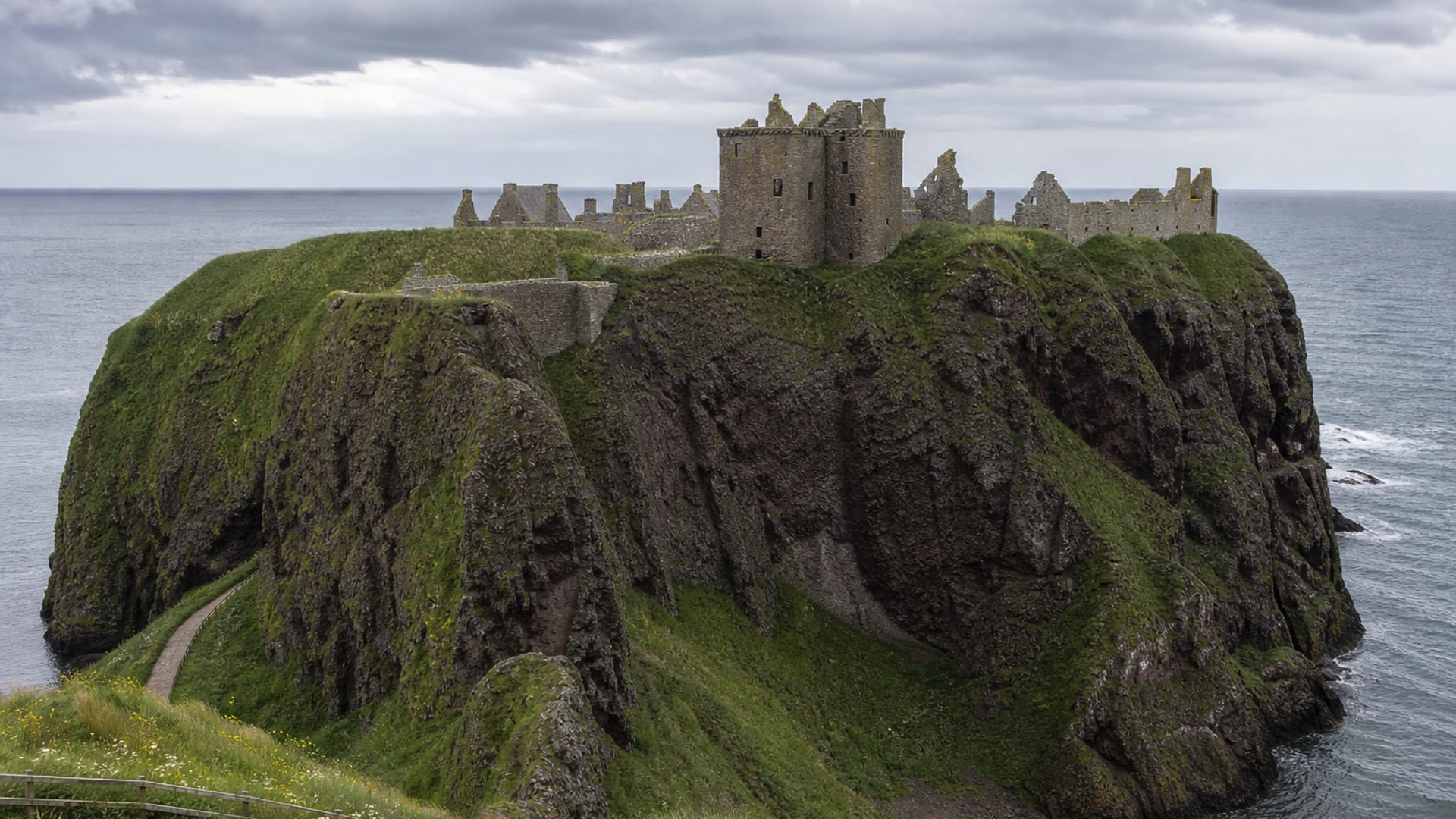Aberdeen travel guide: How to experience the city without rushing 30 Day 4: Dunnottar Castle