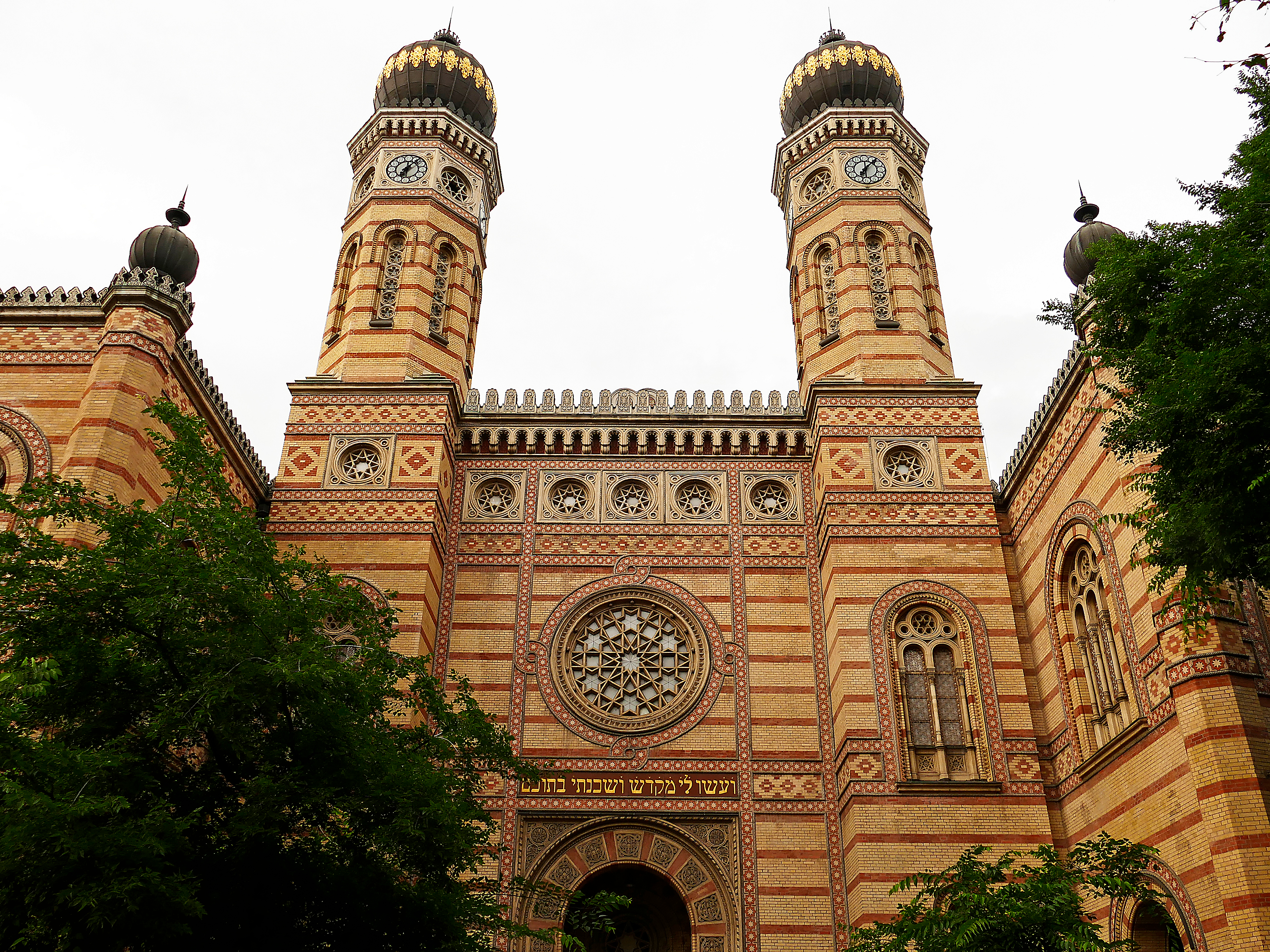 Budapest travel guide: How to experience the city without rushing 15 District VII, Erzsébetváros