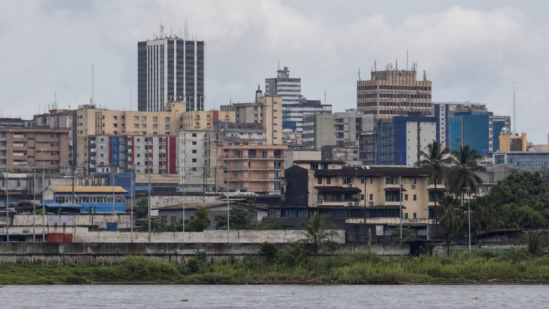 Douala travel guide: How to experience the city without rushing 32 Business-class flights from the US to Douala