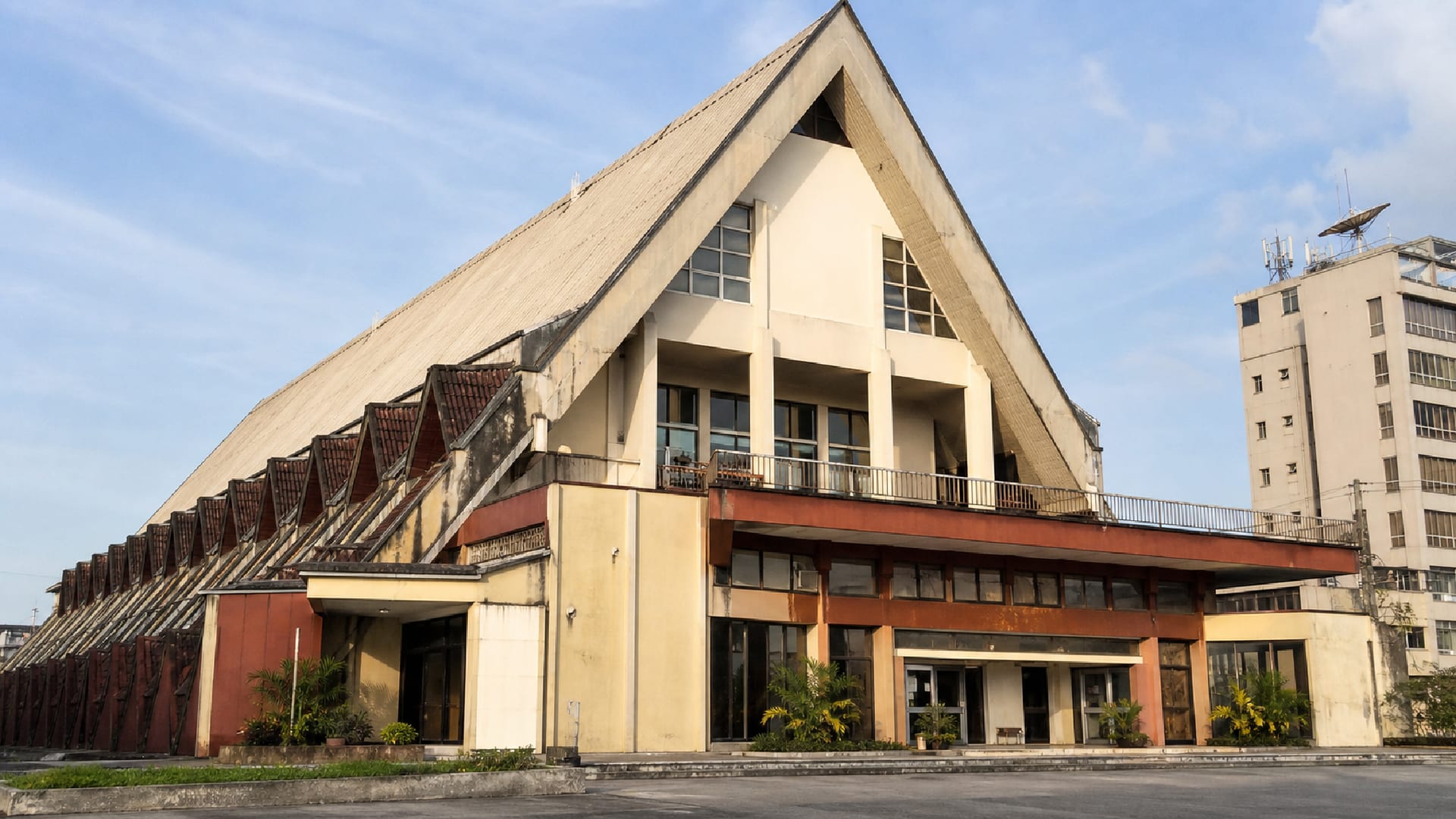 Douala travel guide: How to experience the city without rushing 23 Doual'art