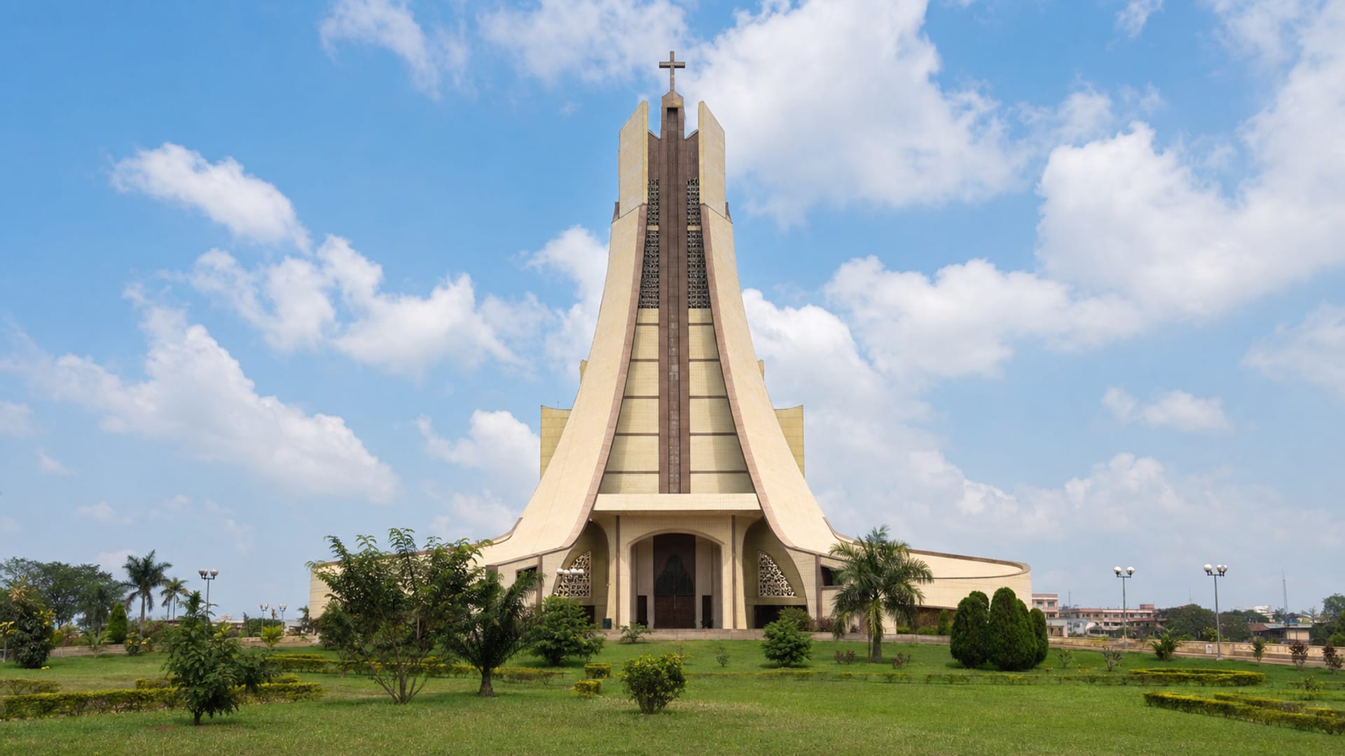 Douala travel guide: How to experience the city without rushing 3 Useful things to know