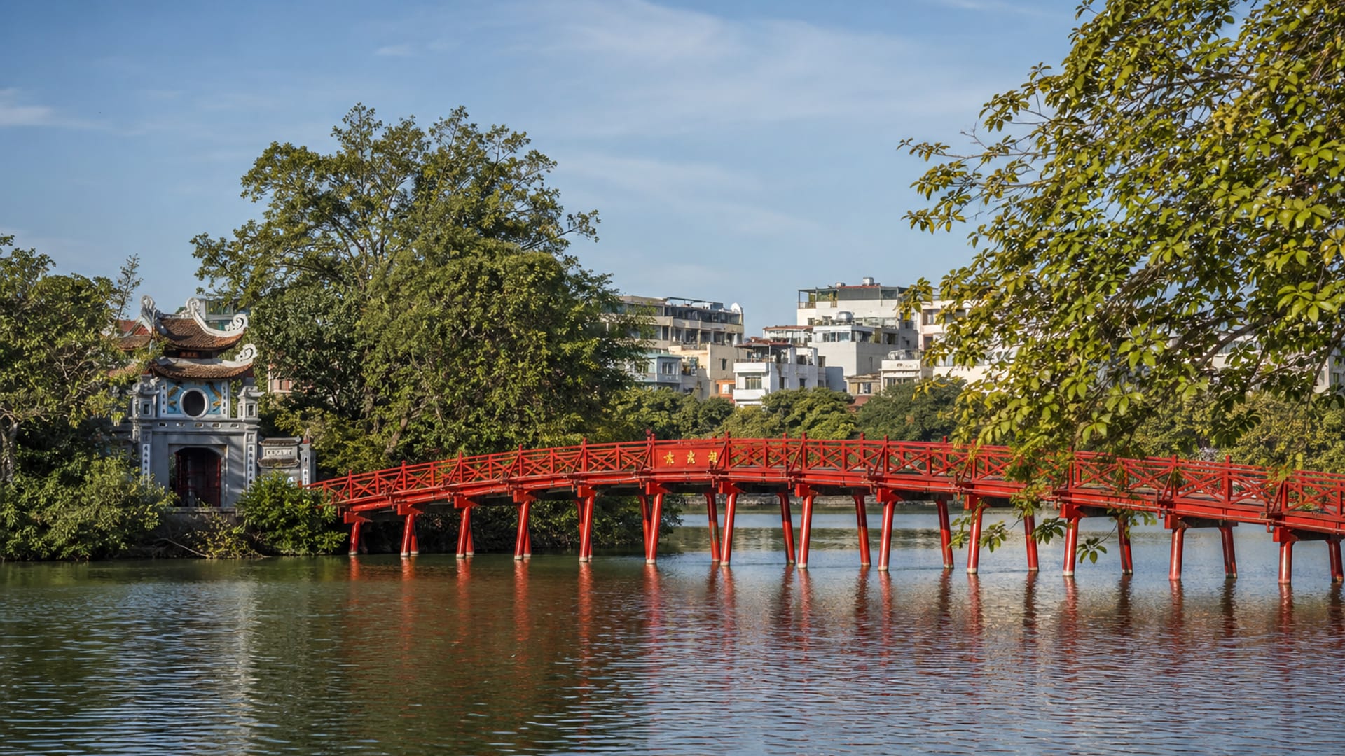 Hanoi travel guide: How to experience the city without rushing 20 Hoan Kiem Lake and Ngoc Son Temple