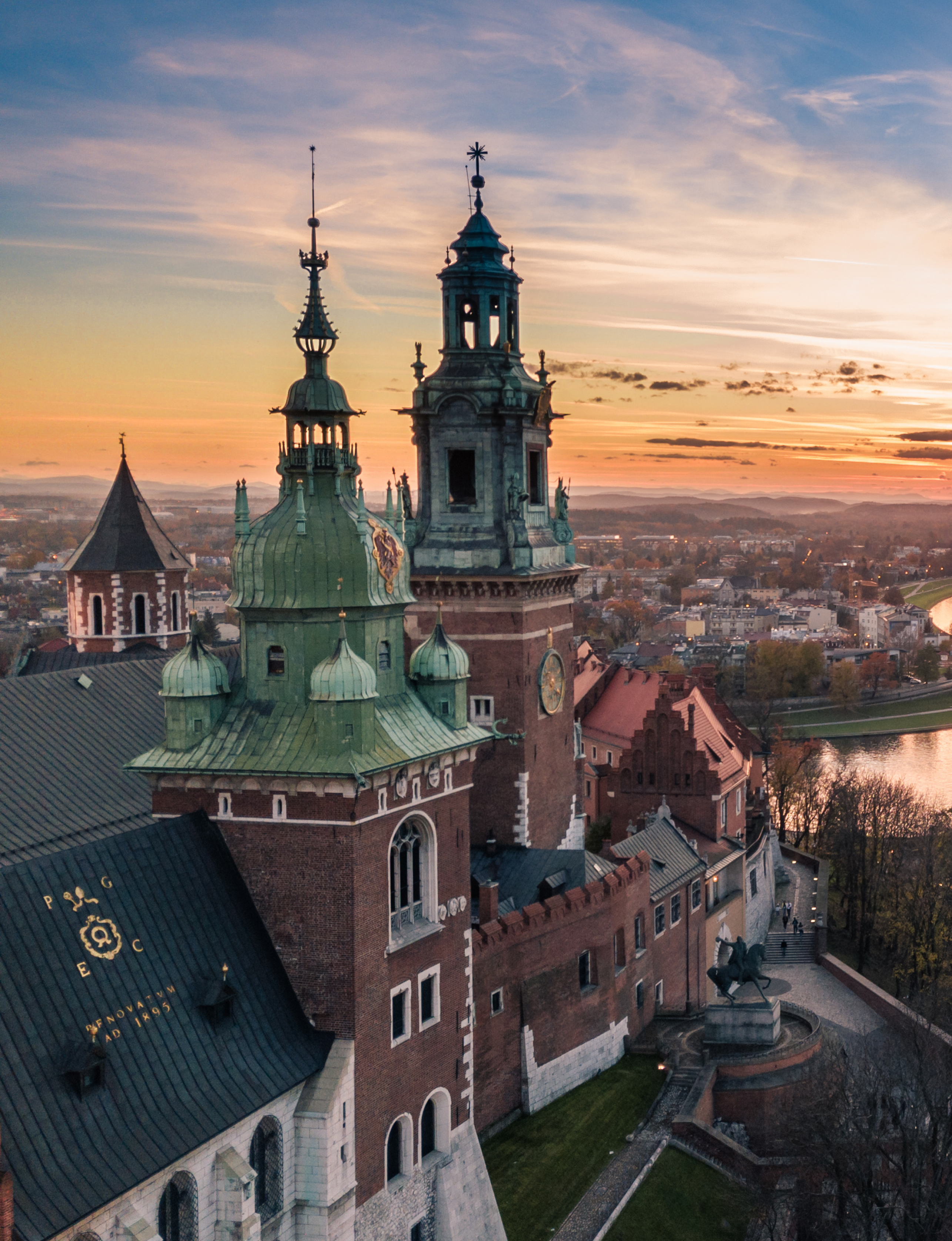 Kraków travel guide: How to experience the city without rushing 20 Wawel Royal Castle