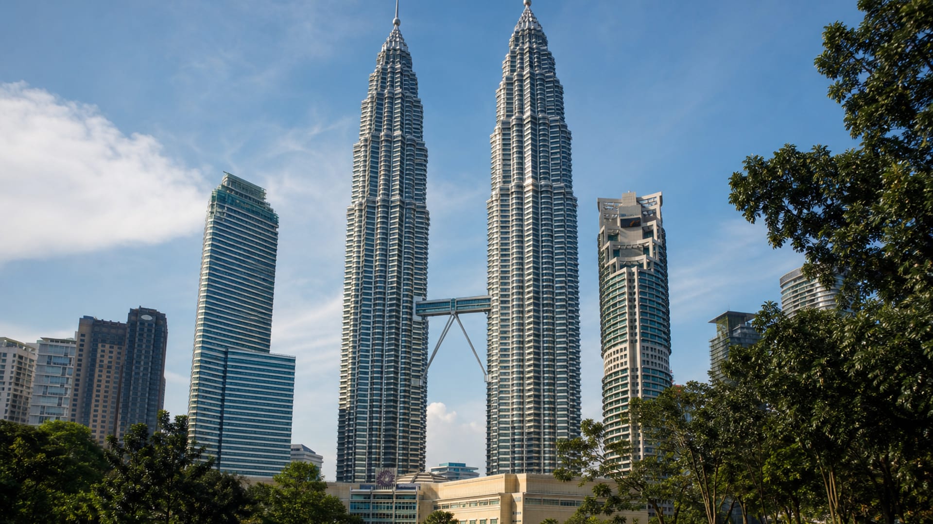Kuala Lumpur travel guide: How to experience the city without rushing 21 Petronas Twin Towers