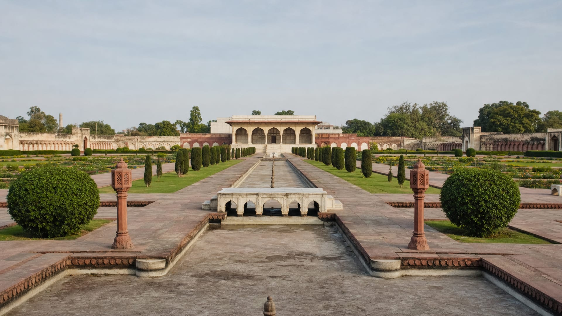 Lahore travel guide: How to experience the city without rushing 29 Day 3: Shalimar Gardens and Tombs