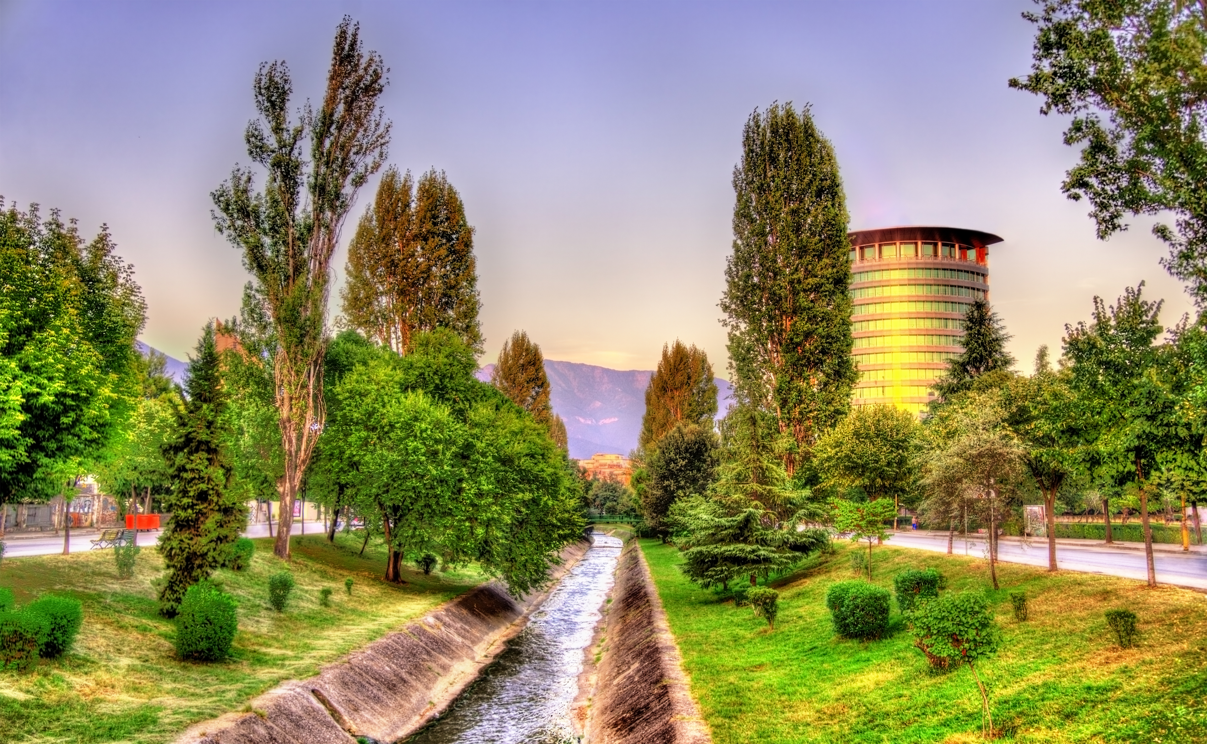Tirana travel guide: How to experience the city without rushing 17 Lana
