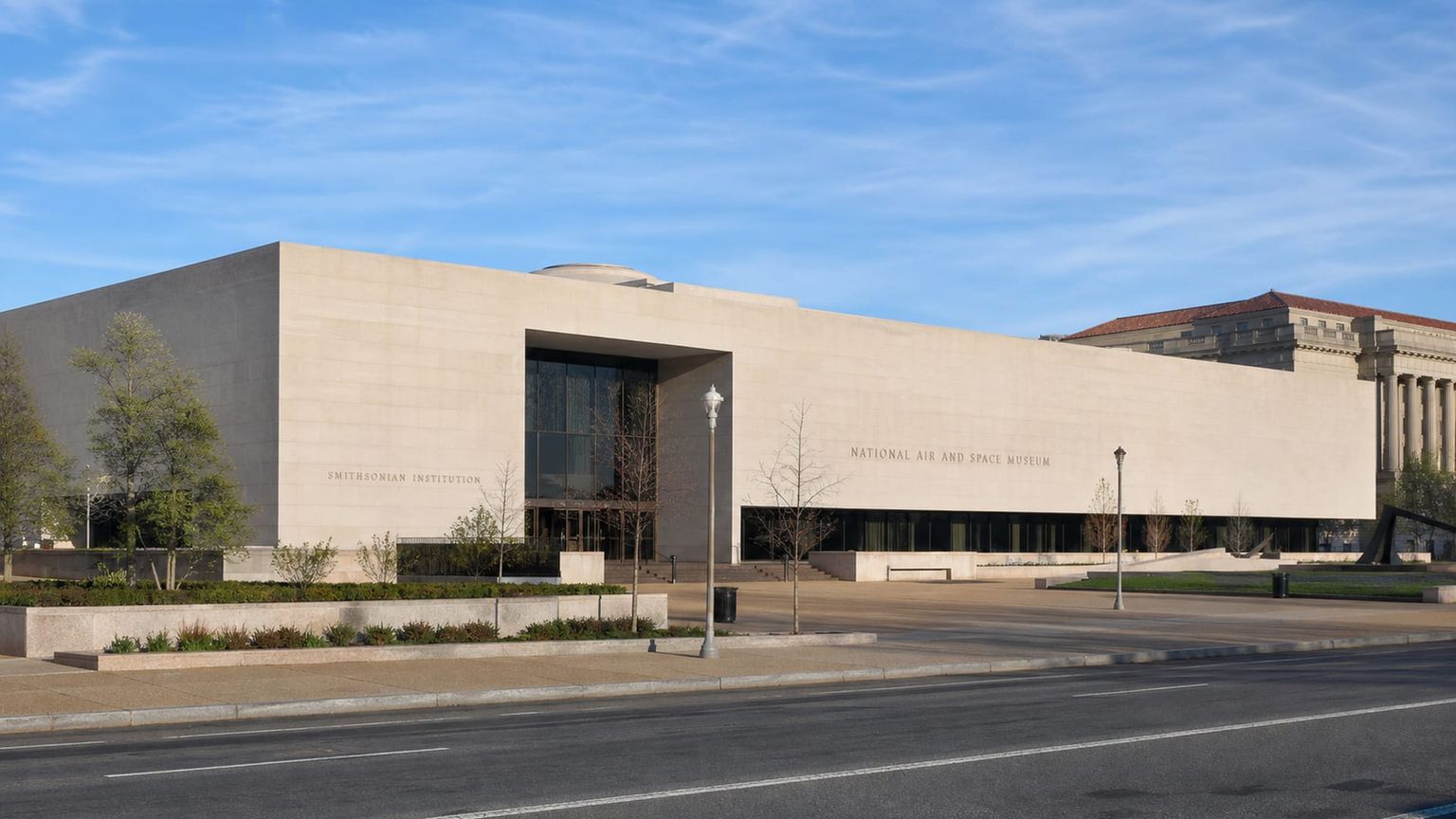 Washington travel guide: How to experience the city without rushing 23 Smithsonian National Air and Space Museum