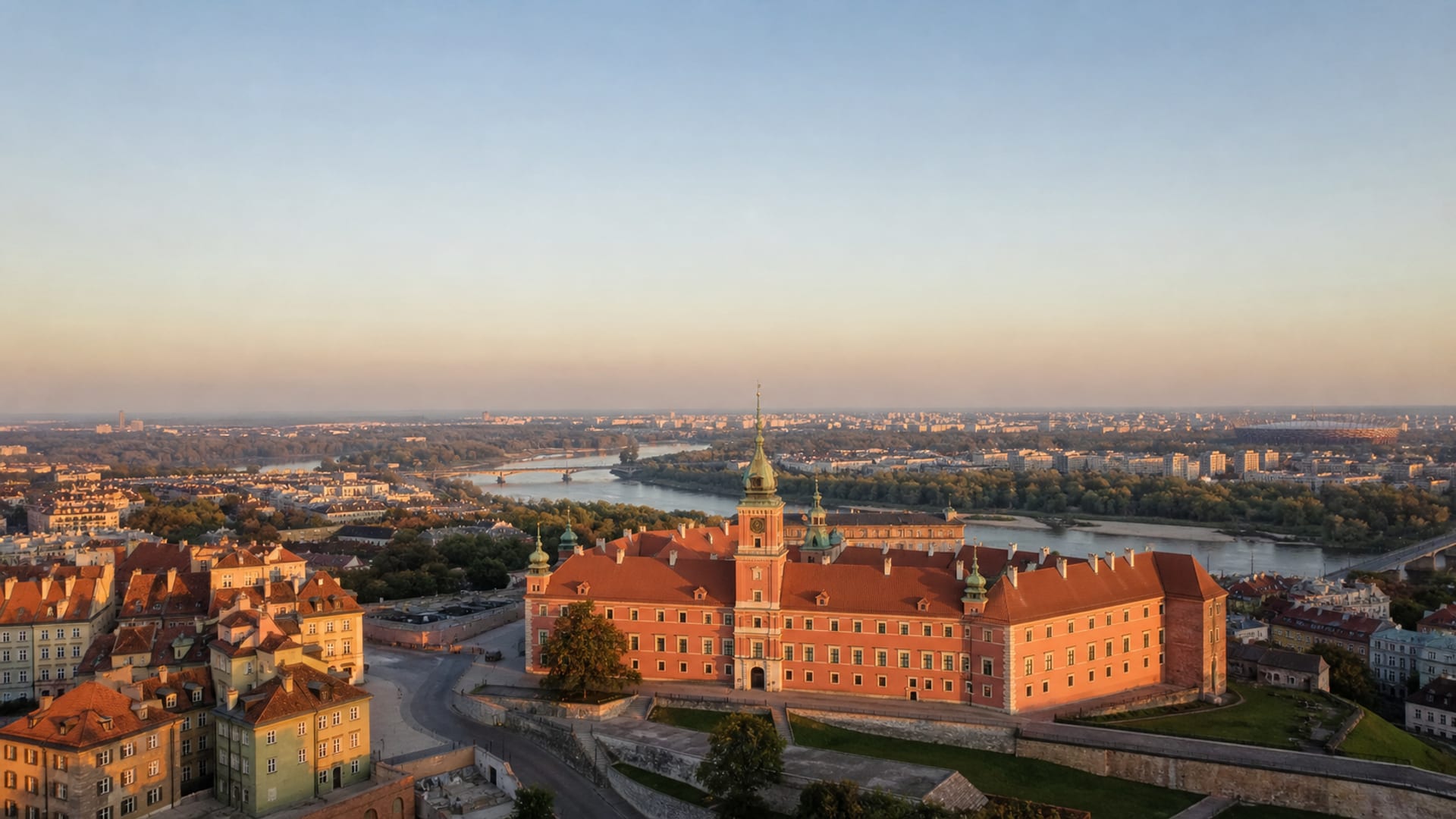 WAW hero Warsaw travel guide: How to experience the city without rushing