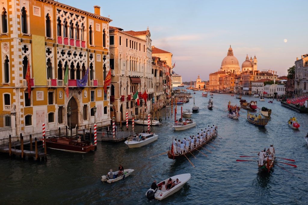 Navigating Historical Regatta in Venice 2025 5 regata storica arangrant