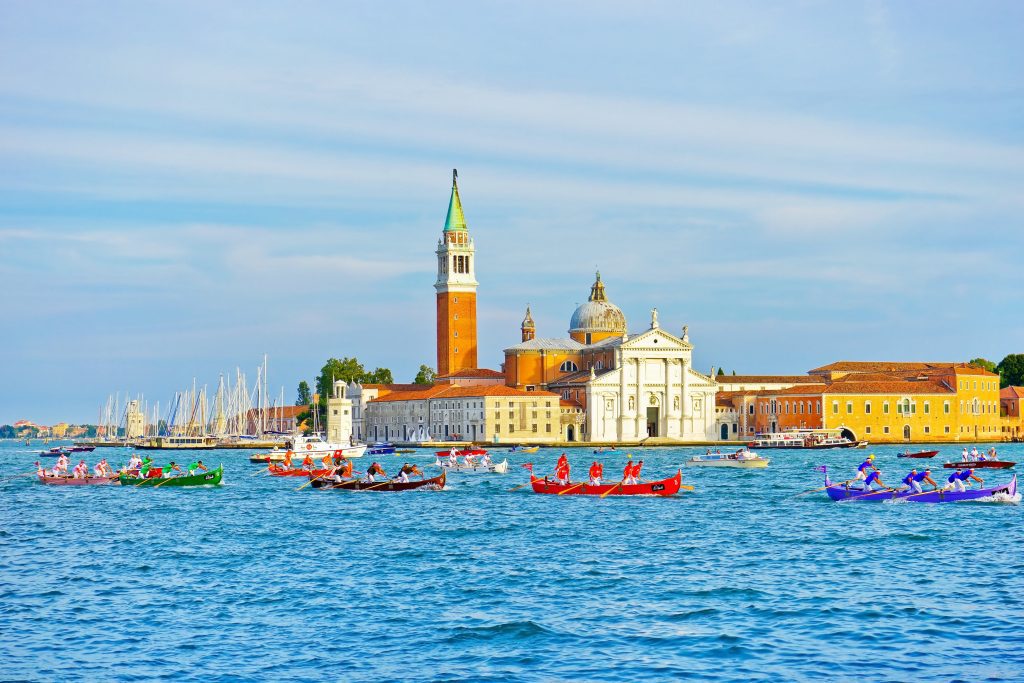Navigating Historical Regatta in Venice 2025 9 venice arangrant