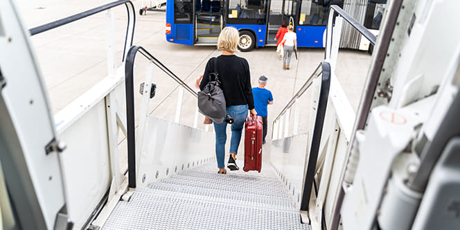 How to Navigate an Airport and Start Your Travel Like a Pro 7 arriving at the destination How to Navigate an Airport and Start Your Travel Like a Pro