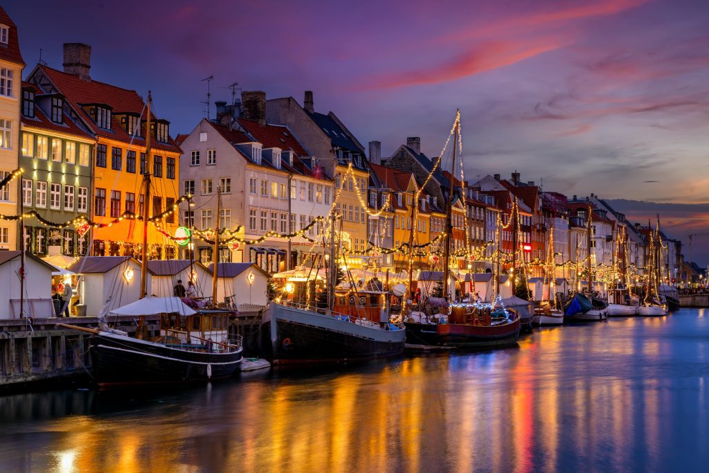 Top European Christmas Destinations for a Holiday Wrapped in Magic 6 christmas business class flights arangrant