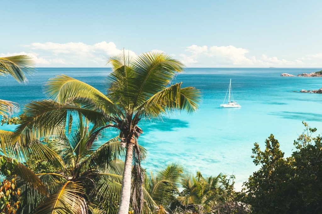 From Sky to Sea: The Ultimate Couple’s Luxury Journey 5 luxury romantic getaways arangrant