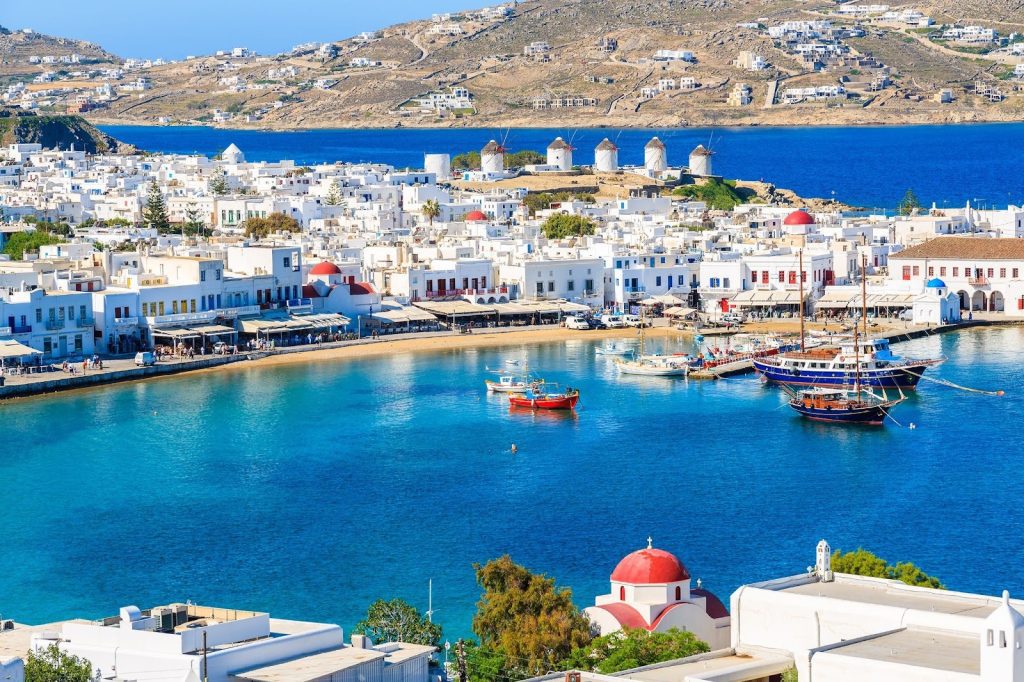 From Sky to Sea: The Ultimate Couple’s Luxury Journey 7 luxury romantic getaways arangrant