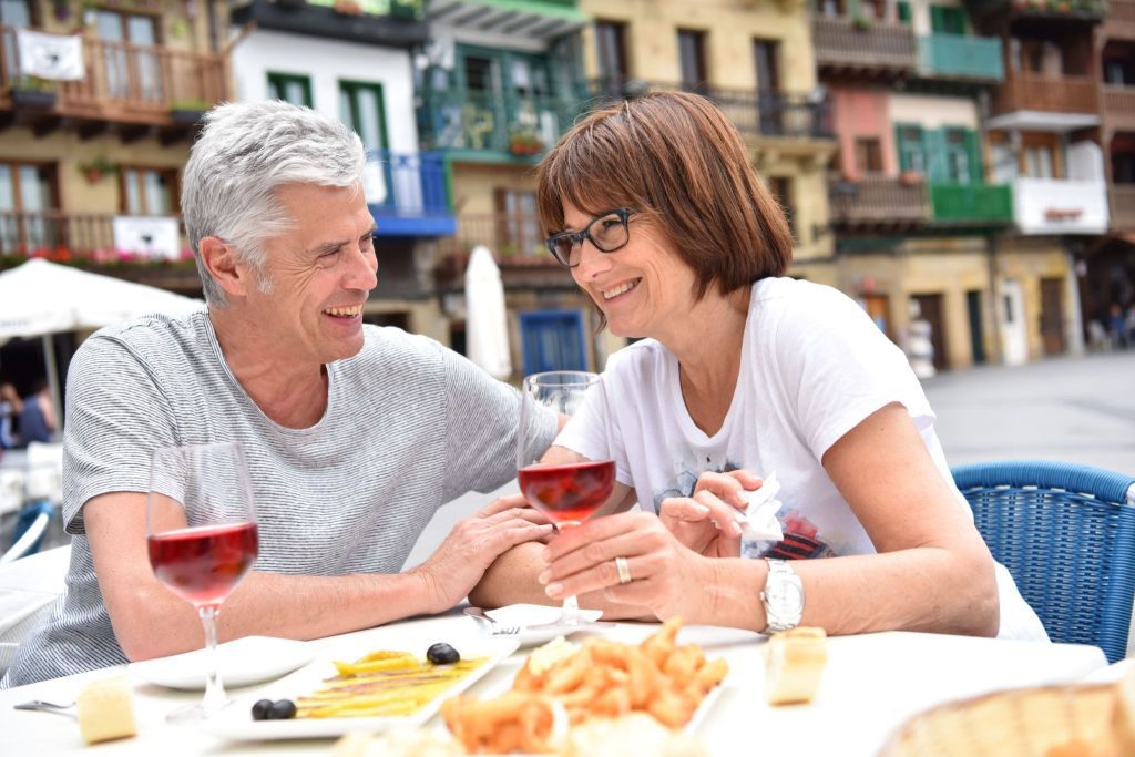 Travel as a Gift: How Valentine’s Day Trips Are Booked by Travelers 4 romantic spain travel gift for couples arangrant