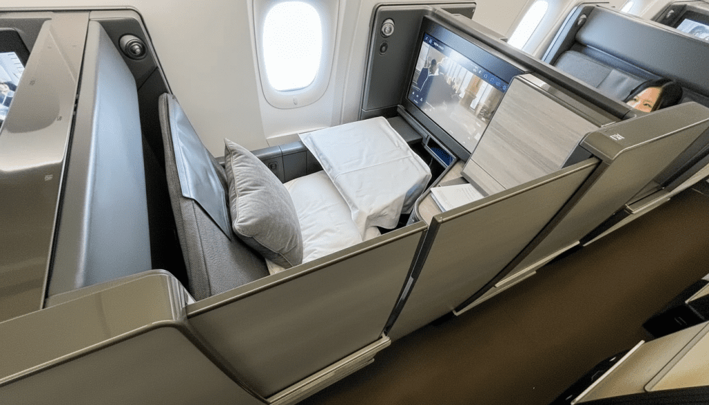 The Real Priorities of Business Class Travelers 4 business class privacy door closed arangrant