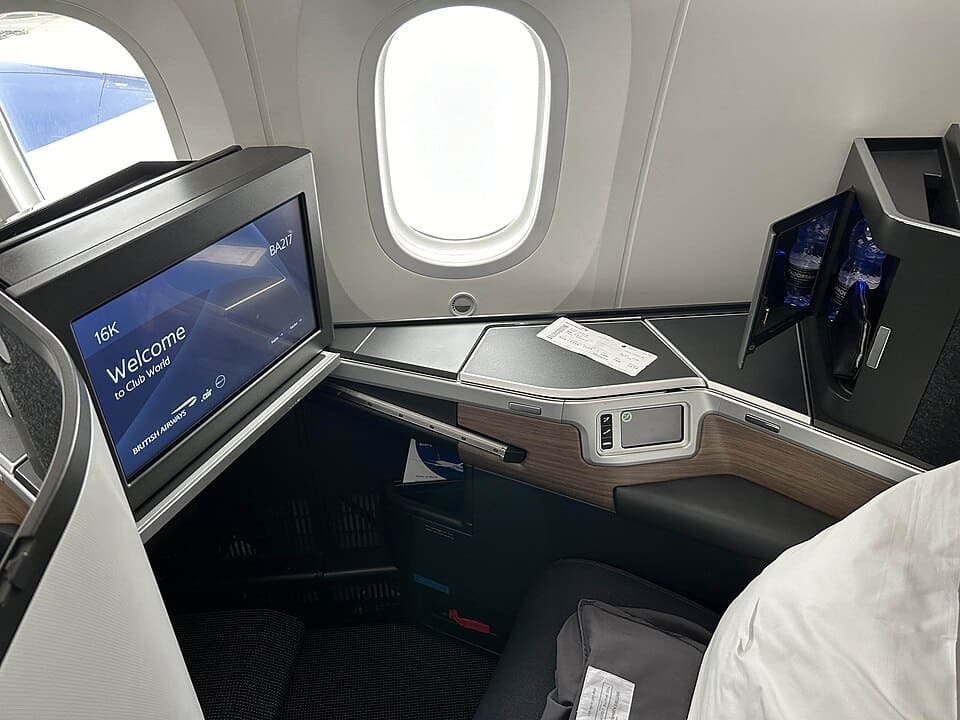 Airbus A350 vs Boeing 787 Business Class: Which Aircraft Offers Better Comfort? 4 boeing 787 business class seat arangrant