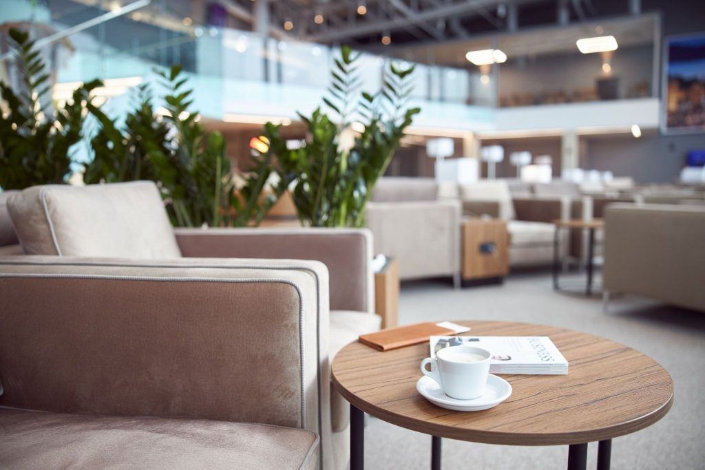 How to Get Airport Lounge Access: Even in Economy 2 how to get airport lounge access arangrant