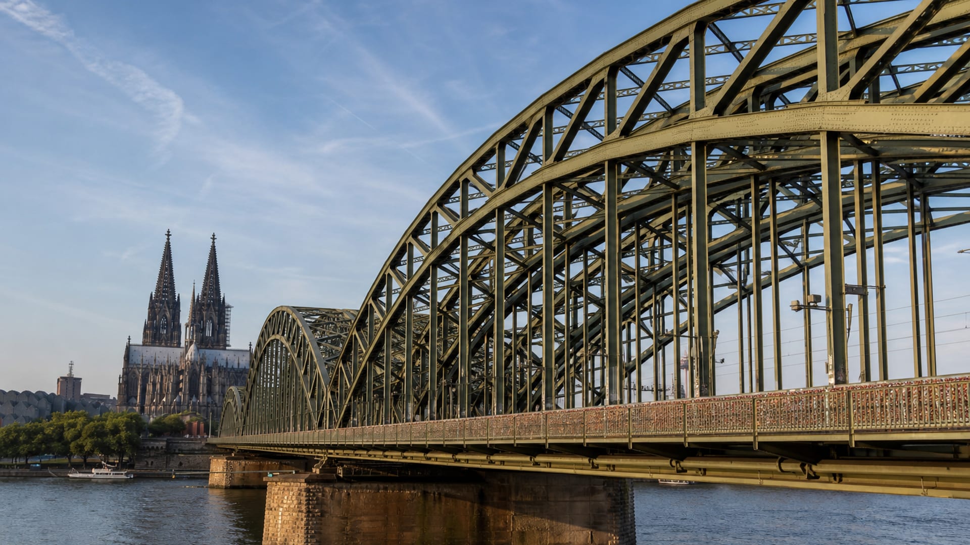 Köln travel guide: How to experience the city without rushing 23 Hohenzollern Bridge