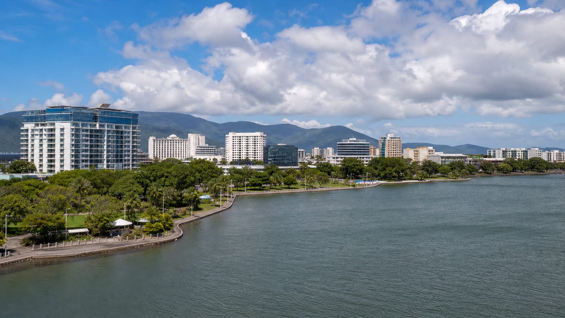 Cairns travel guide: How to experience the city without rushing 32 Business-class flights from the US to Cairns