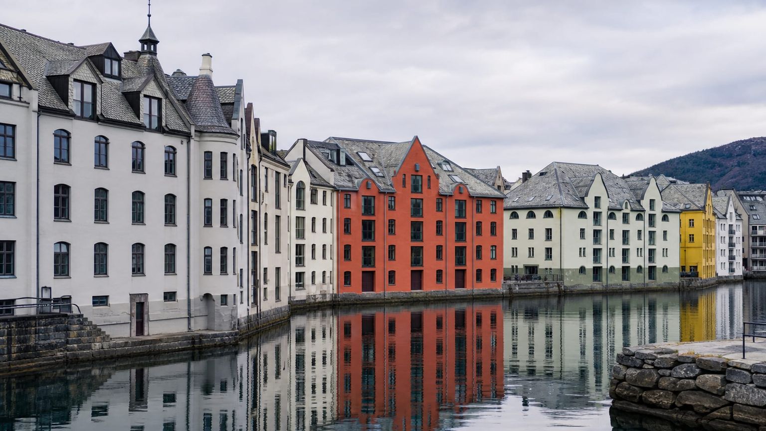 Ålesund travel guide: How to experience the city without rushing 27 Day 1: Arrival and Adjustment
