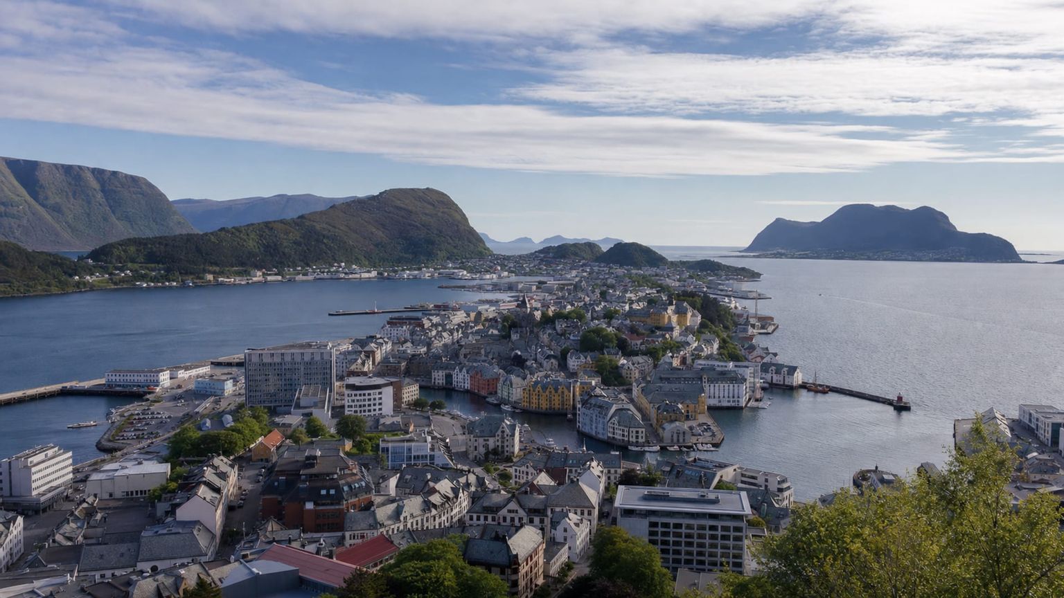 Ålesund travel guide: How to experience the city without rushing 32 Business-class flights from the US to Ålesund
