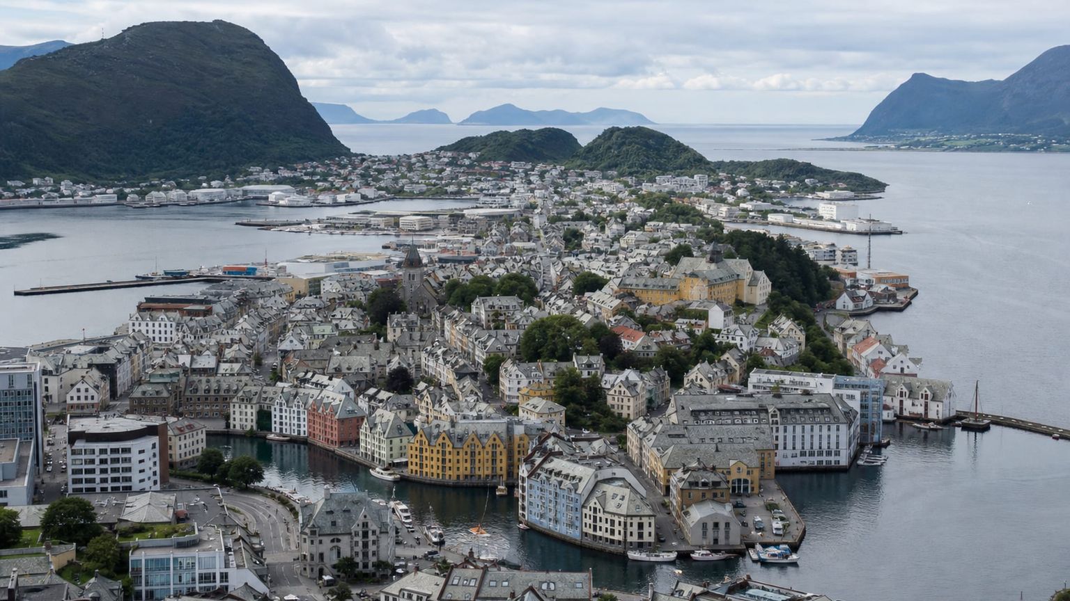 Ålesund travel guide: How to experience the city without rushing 3 Useful things to know