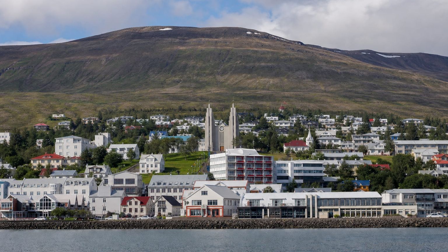 Akureyri travel guide: How to experience the city without rushing 31 Business-class flights from the US to Akureyri