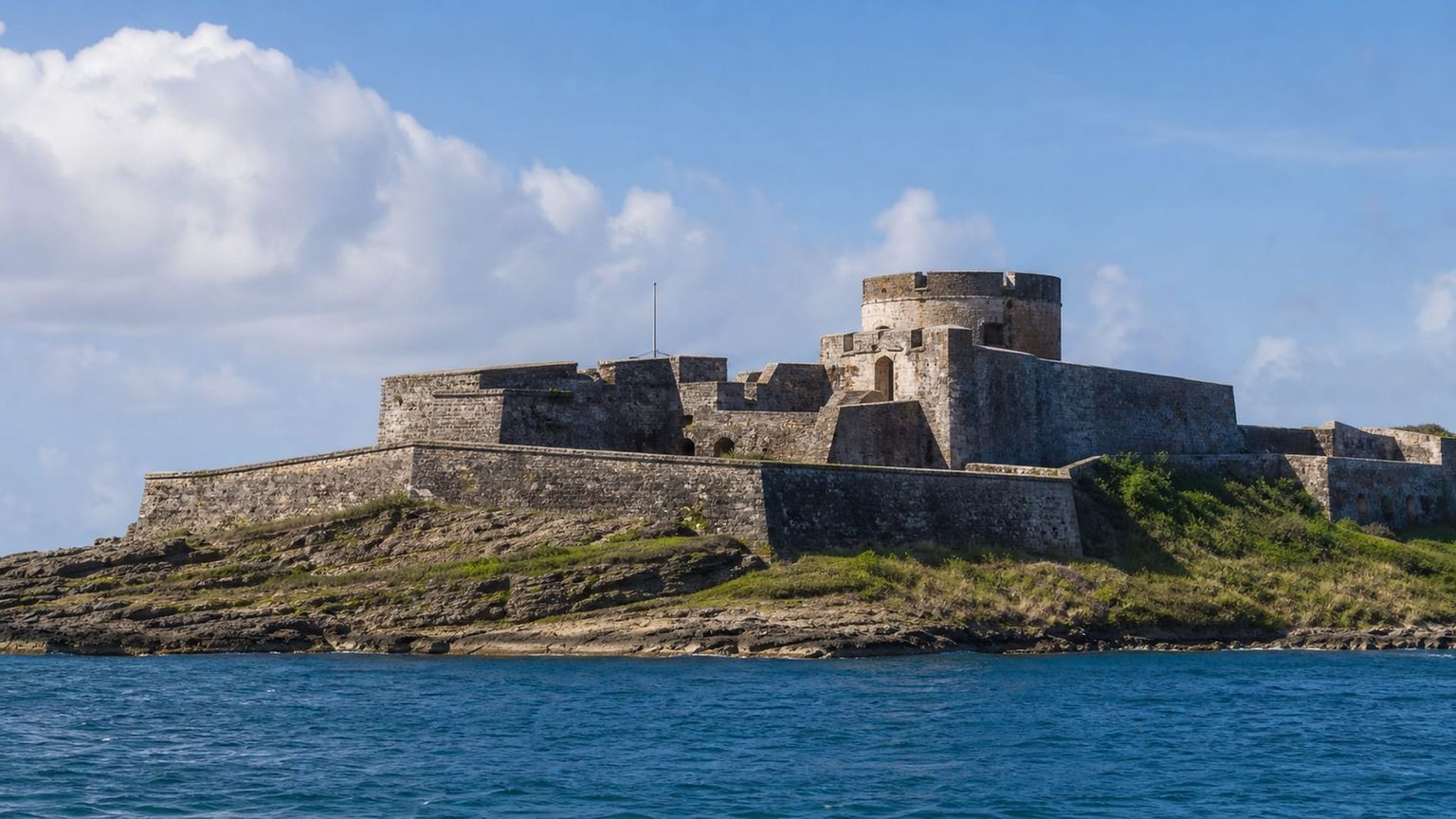 Antigua Island travel guide: How to experience the city without rushing 22 Fort James
