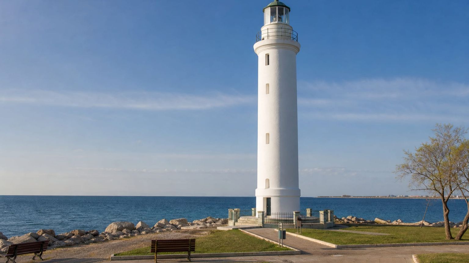 Alexandroupoli travel guide: How to experience the city without rushing 20 Alexandroupoli Lighthouse