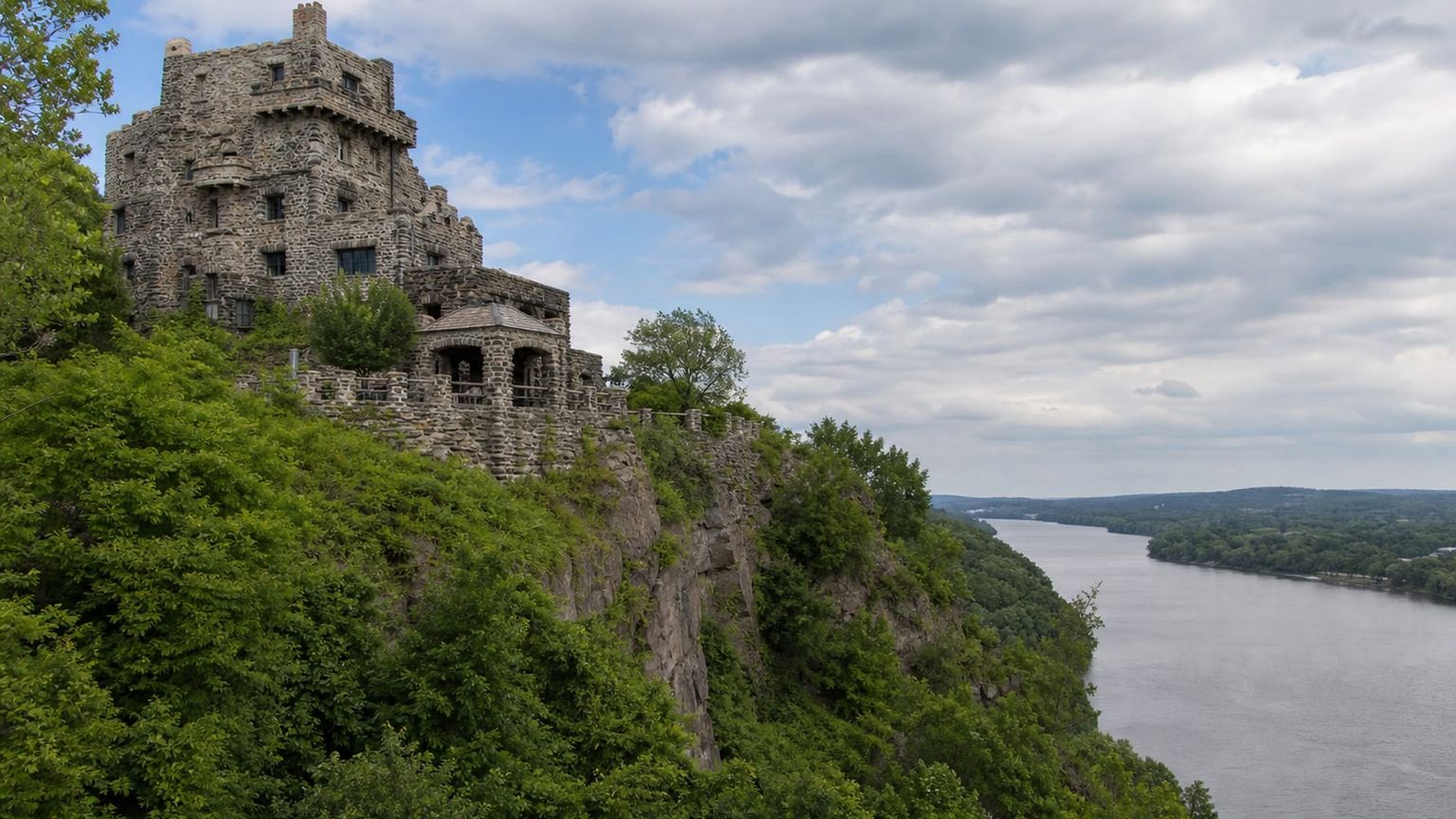 Windsor Locks, Hartford travel guide: How to experience the city without rushing 29 Day 4: River Views and Windsor Locks Center