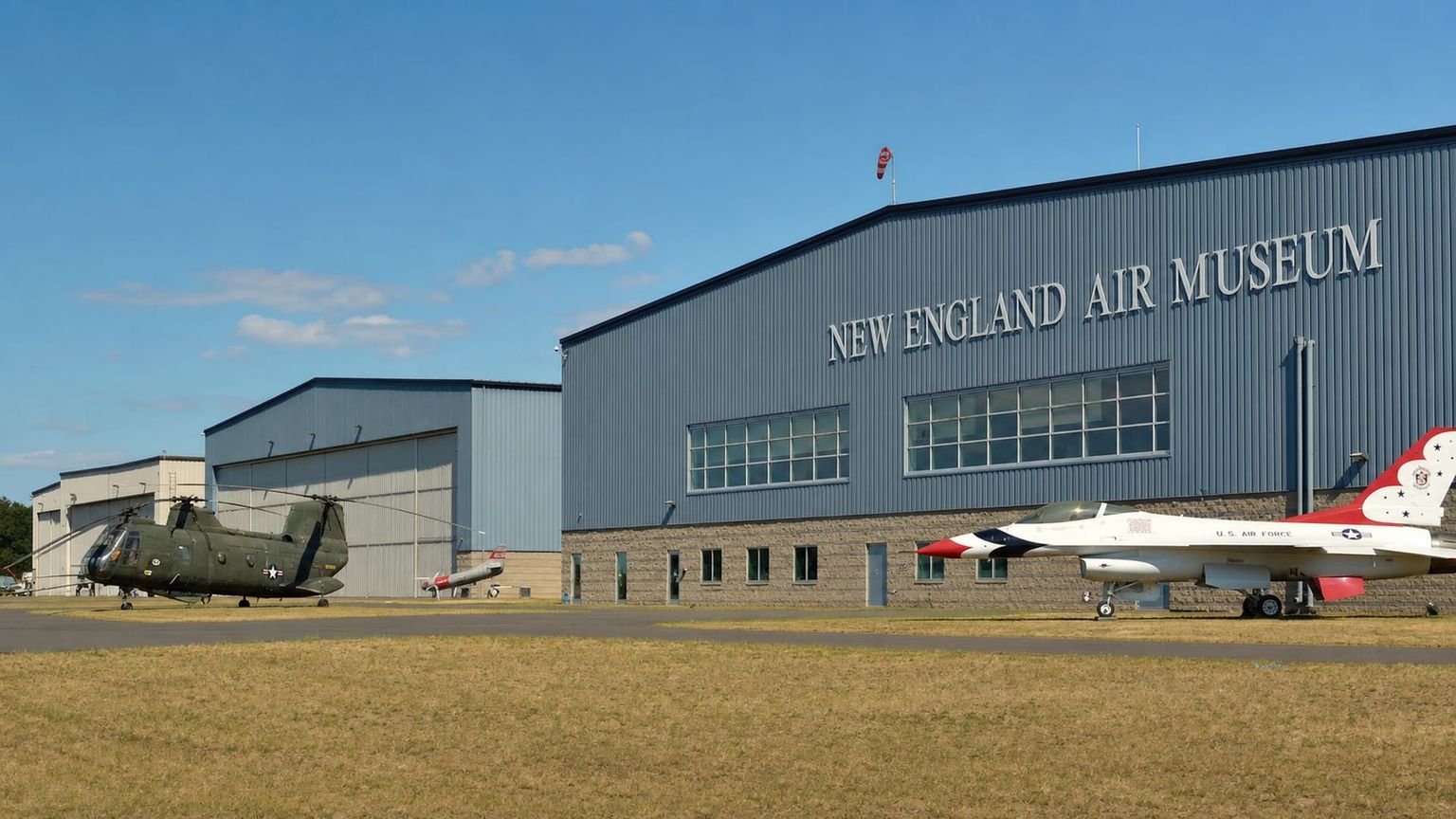 Windsor Locks, Hartford travel guide: How to experience the city without rushing 22 New England Air Museum