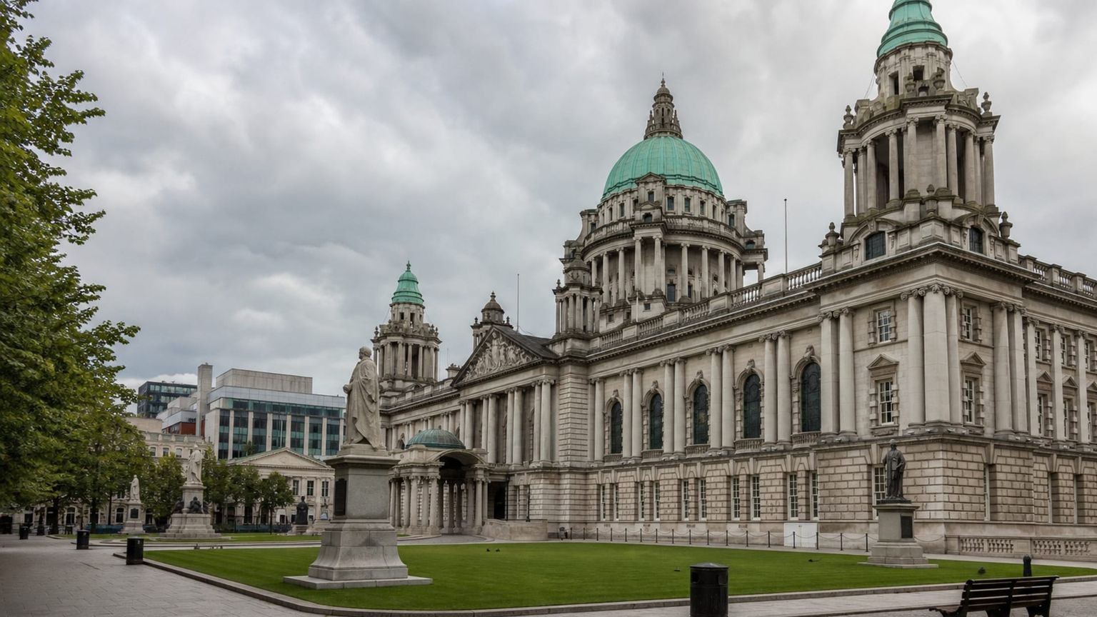 Belfast travel guide: How to experience the city without rushing 3 Useful things to know