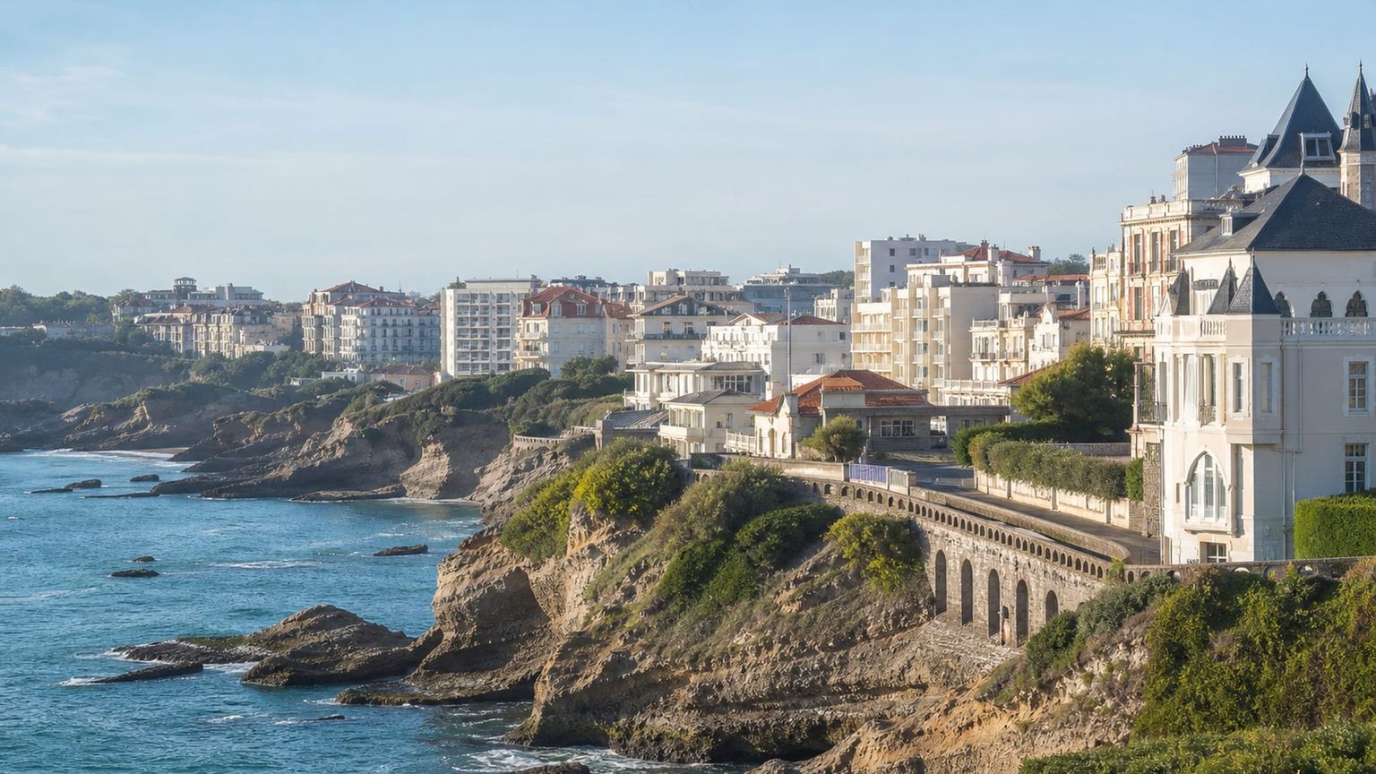 Biarritz travel guide: How to experience the city without rushing 3 Useful things to know