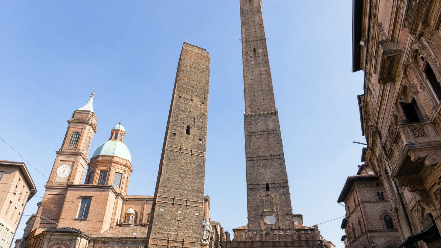 Bologna travel guide: How to experience the city without rushing 22 Bologna Towers, Asinelli and Garisenda
