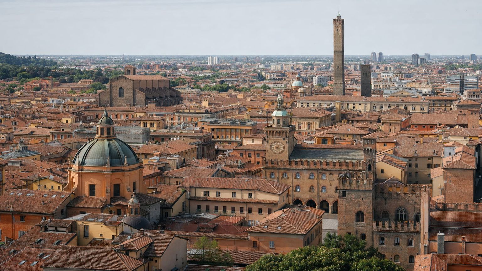 Bologna travel guide: How to experience the city without rushing 3 Useful things to know
