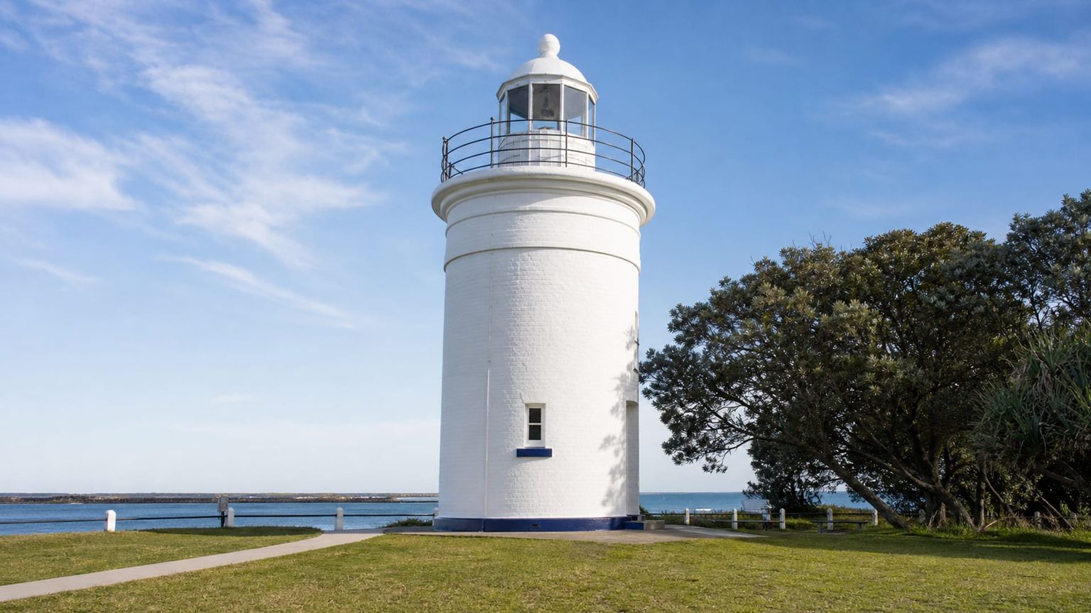 Ballina travel guide: How to experience the city without rushing 22 Richmond River Lighthouse