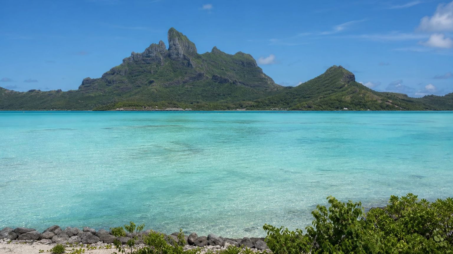 Bora-Bora travel guide: How to experience the city without rushing 3 Useful things to know
