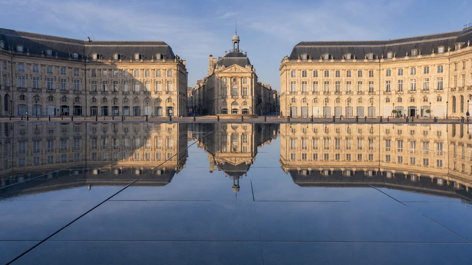 Bordeaux travel guide: How to experience the city without rushing 21 Place de la Bourse and the Water Mirror