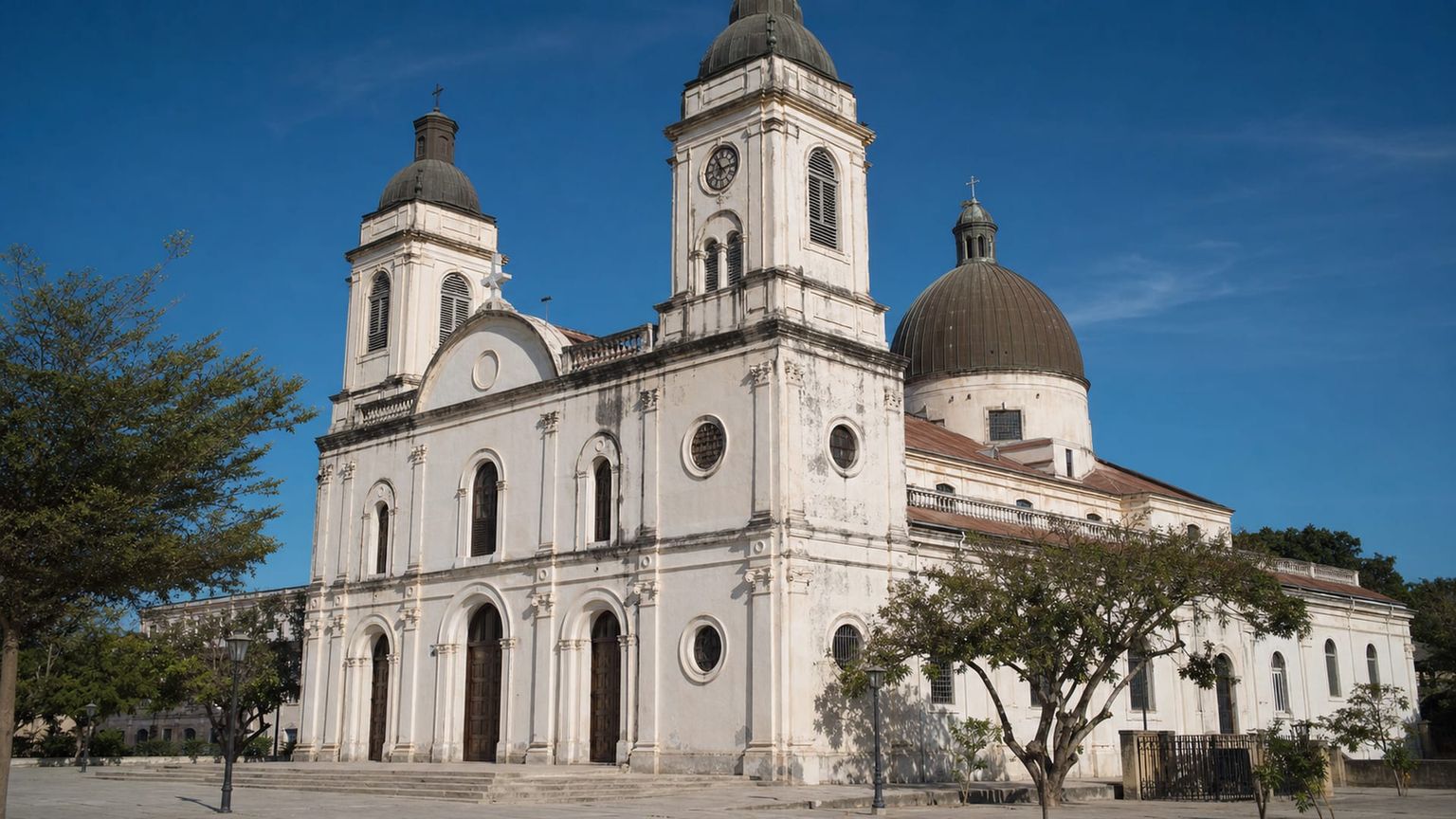 Okap travel guide: How to experience the city without rushing 27 Day 2: Cathedral and Museum Core