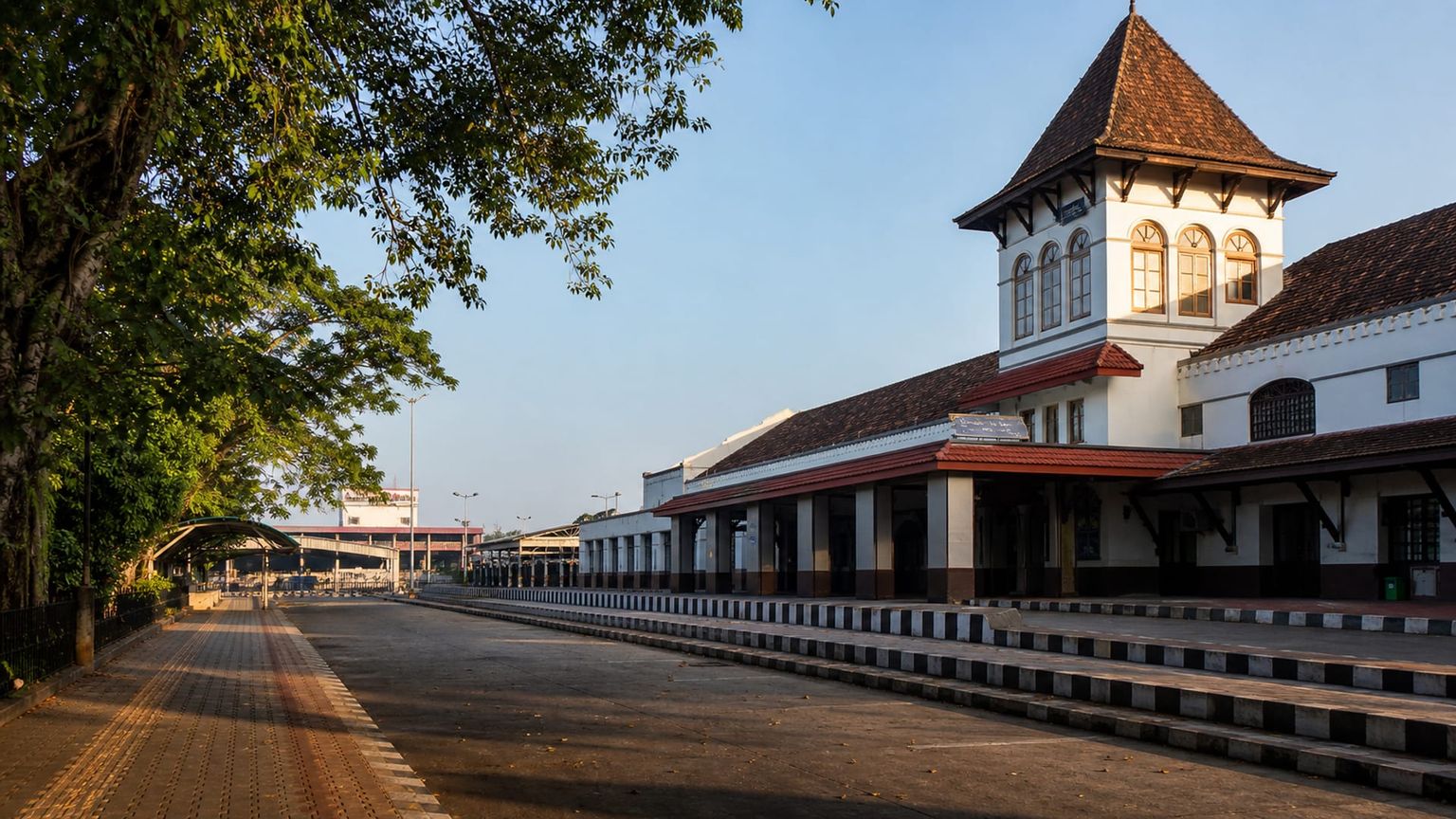 Kozhikode travel guide: How to experience the city without rushing 16 Railway Station area