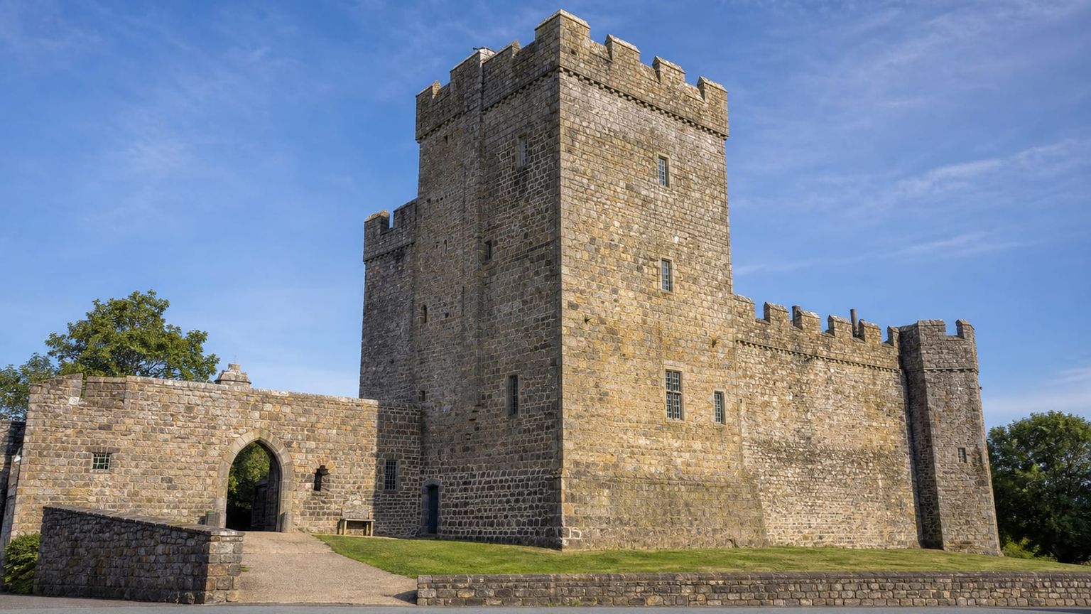 Donegal travel guide: How to experience the city without rushing 21 Donegal Castle