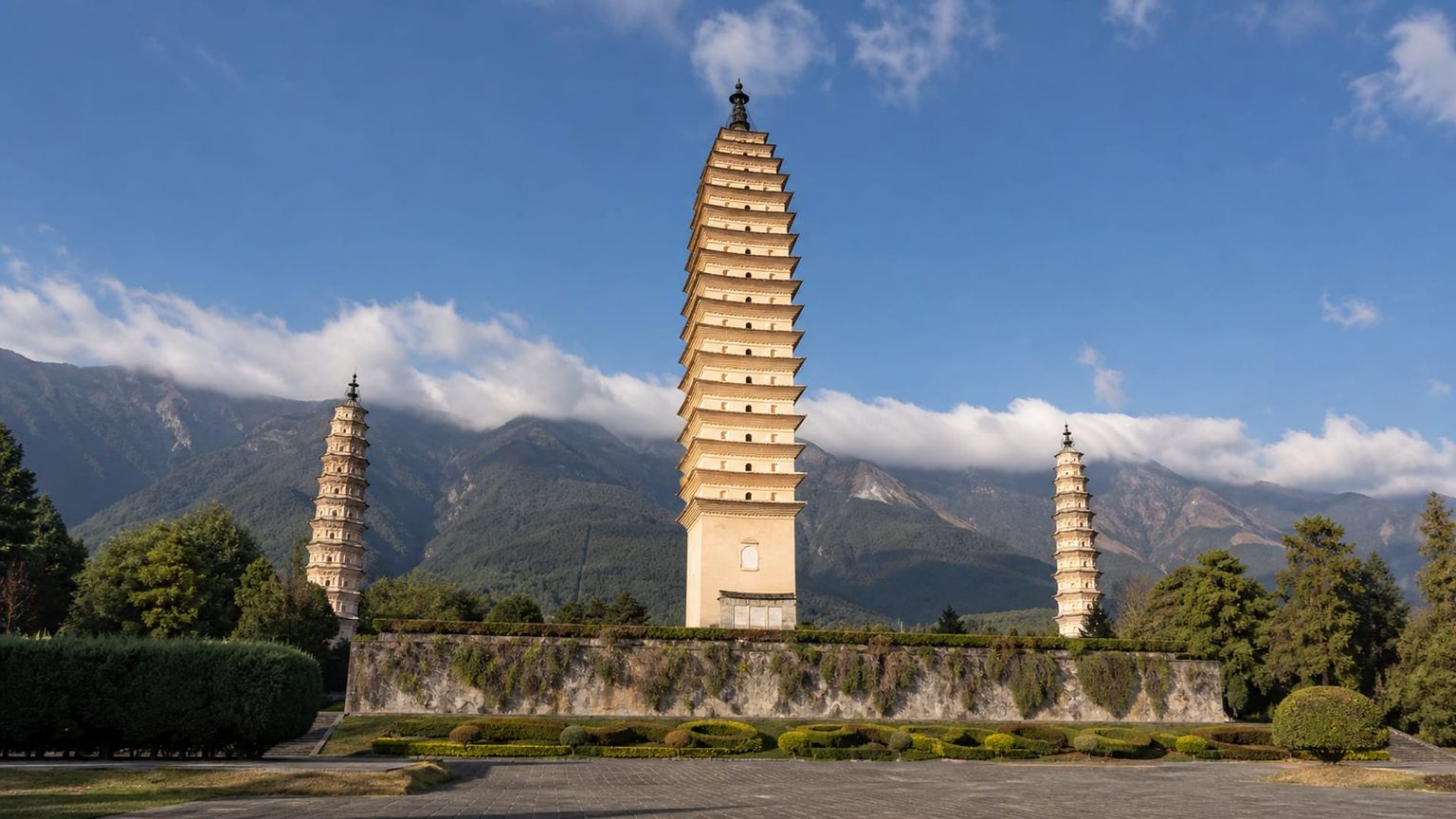 Dali travel guide: How to experience the city without rushing 21 Three Pagodas of Chongsheng Temple
