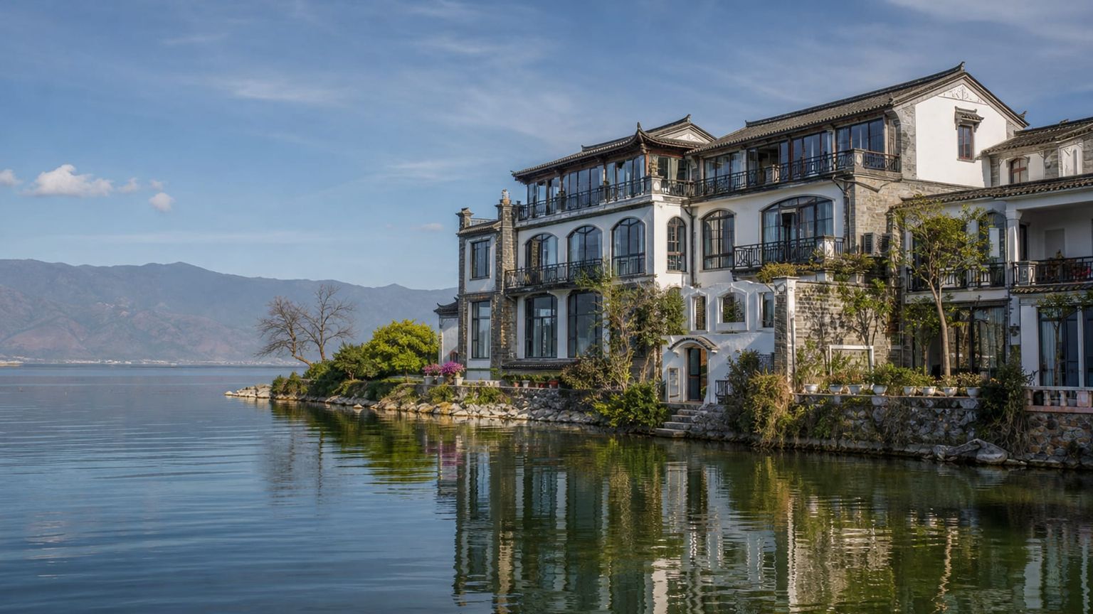 Dali travel guide: How to experience the city without rushing 23 Erhai Lake