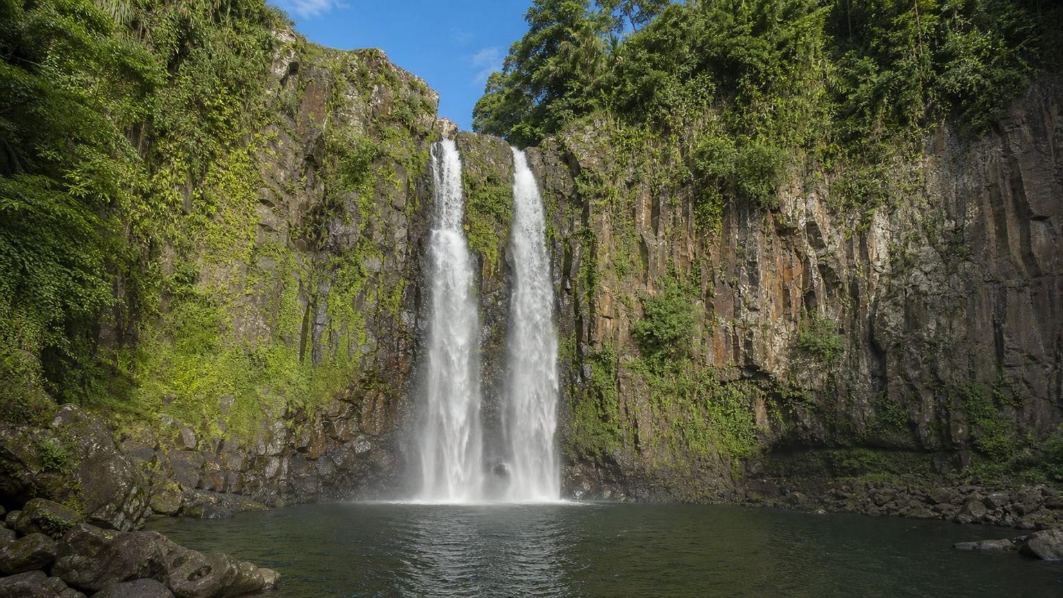 Dominica travel guide: How to experience the city without rushing 21 Trafalgar Falls