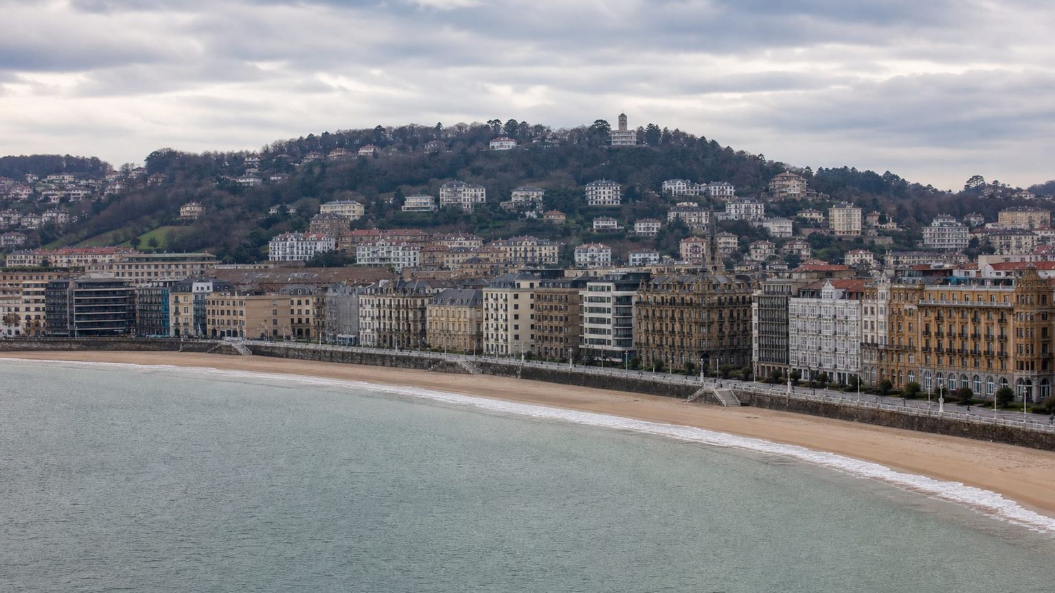 Donostia / San Sebastián travel guide: How to experience the city without rushing 3 Useful things to know