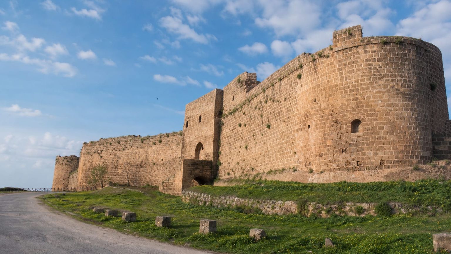 Ercan travel guide: How to experience the city without rushing 22 Famagusta city walls