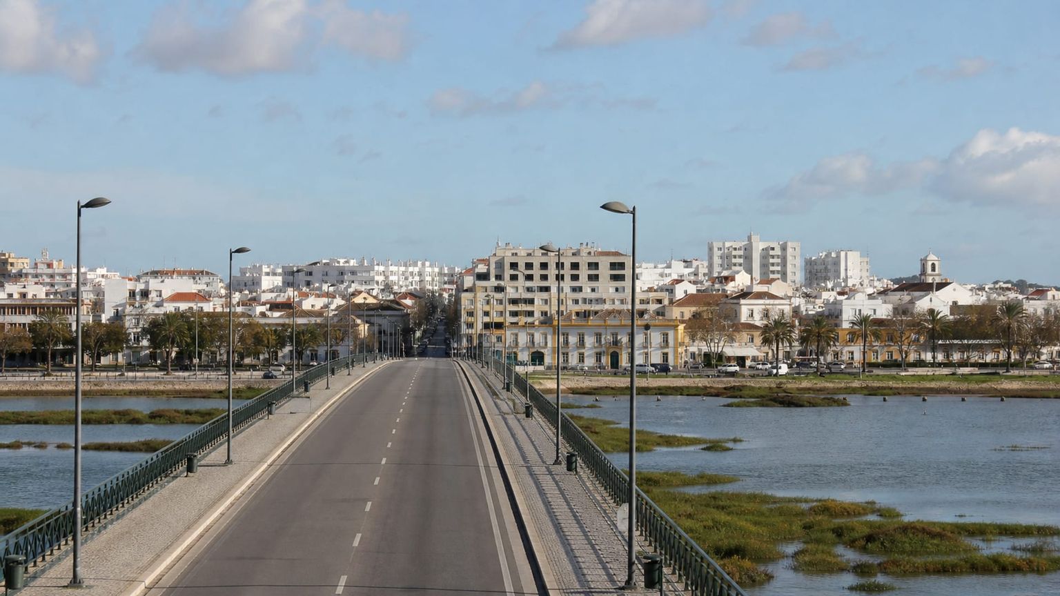 Faro travel guide: How to experience the city without rushing 31 Business-class flights from the US to Faro