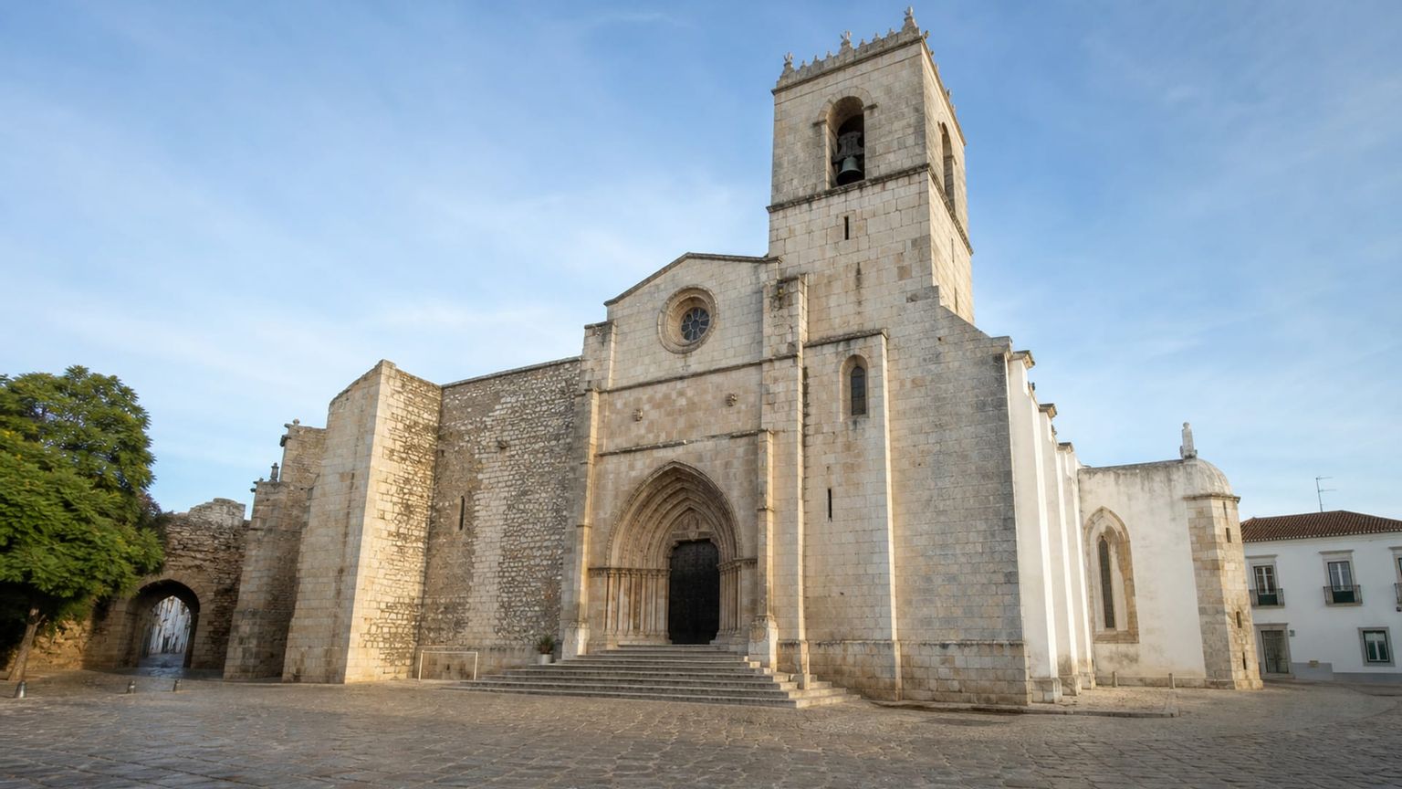 Faro travel guide: How to experience the city without rushing 21 Faro Cathedral