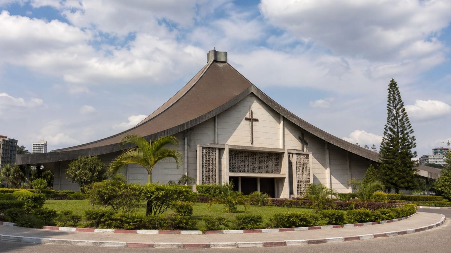 Kinshasa travel guide: How to experience the city without rushing 27 Day 2: Museum and Cathedral